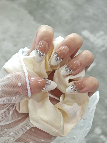 Francesa con Diamantes