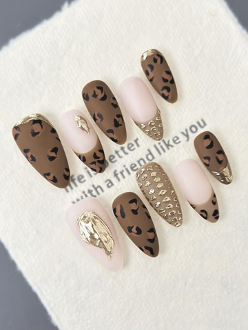 Leopardo en Dorado